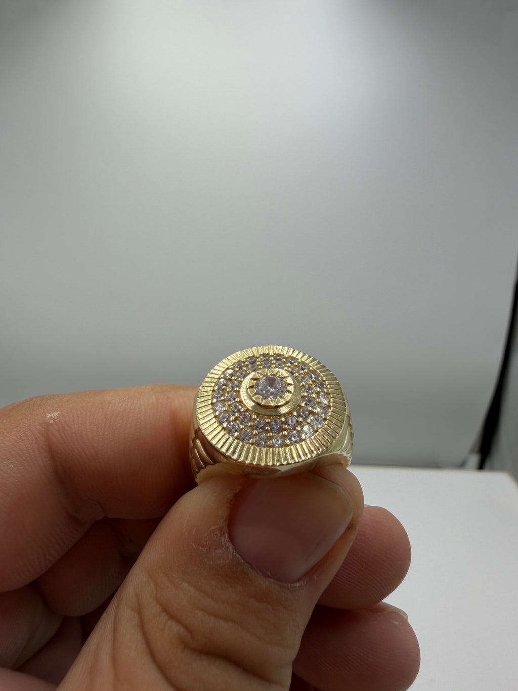 🔥 10K Gold Diamond Ring – Size 7 (5.6g) – Statement Sunburst Design 🔥