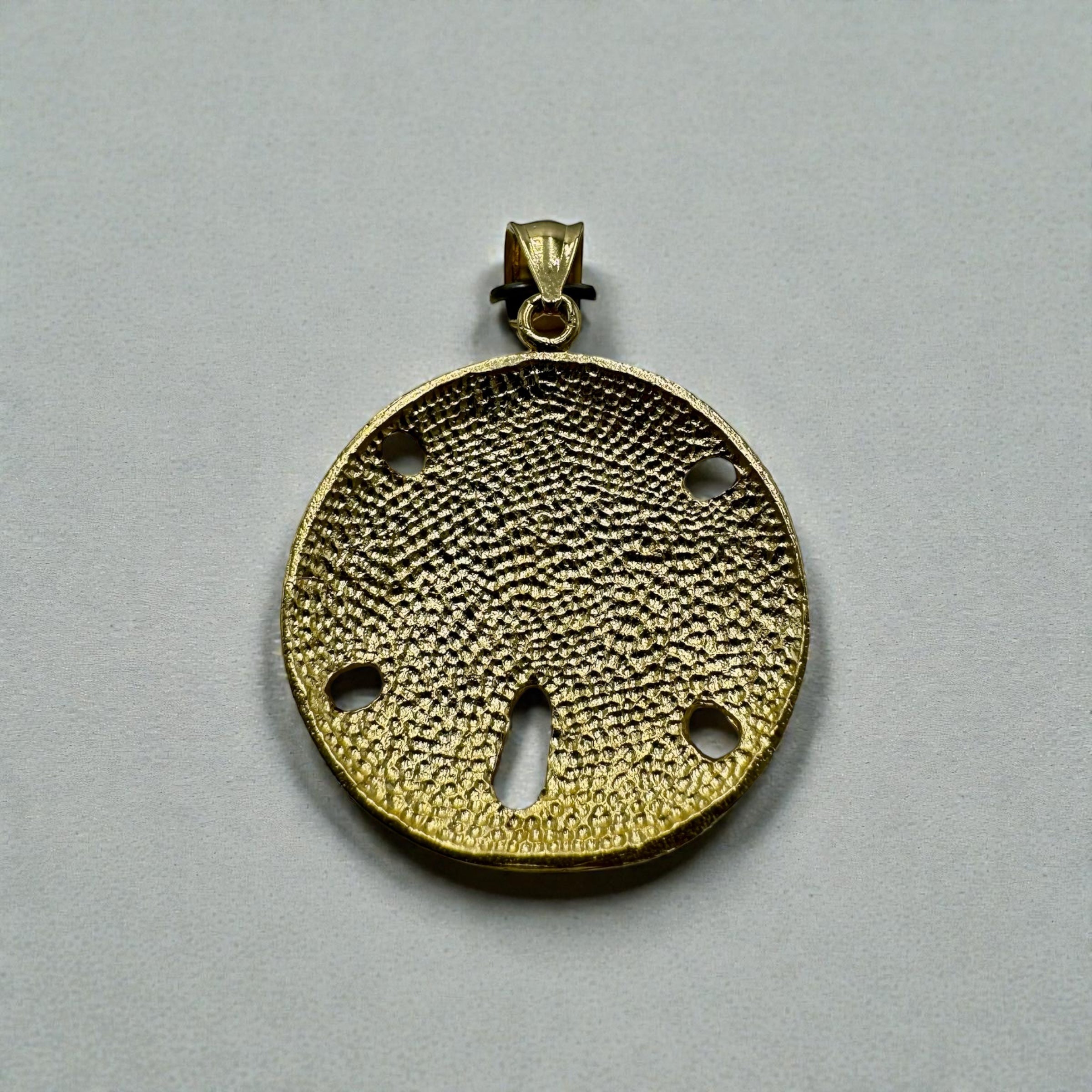 14K Yellow Gold Sand Dollar Pendant – 7.0 Grams | Nautical Coastal Design