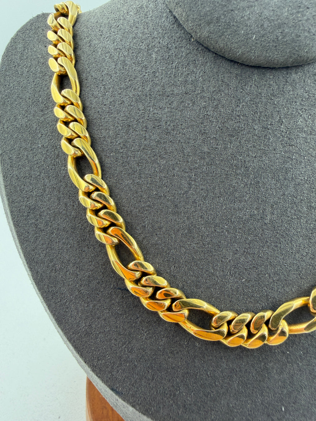 10K Yellow Gold Figaro Chain – 27” / 7.5mm (92.7g) – Monaco