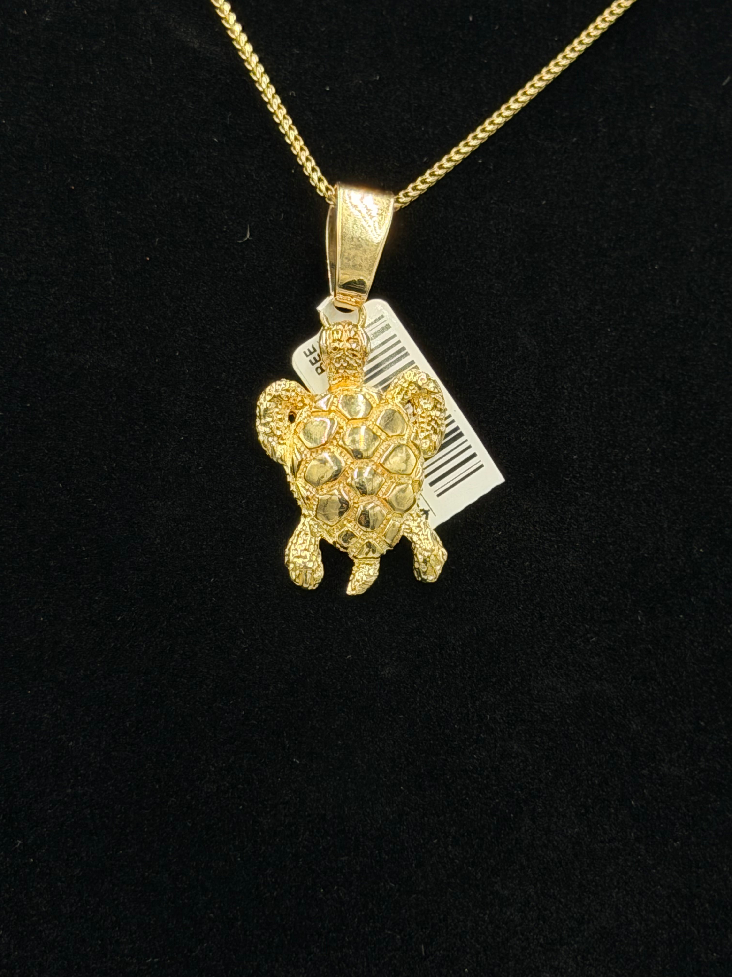 10K Gold Sea Turtle Pendant – 4.9 Grams