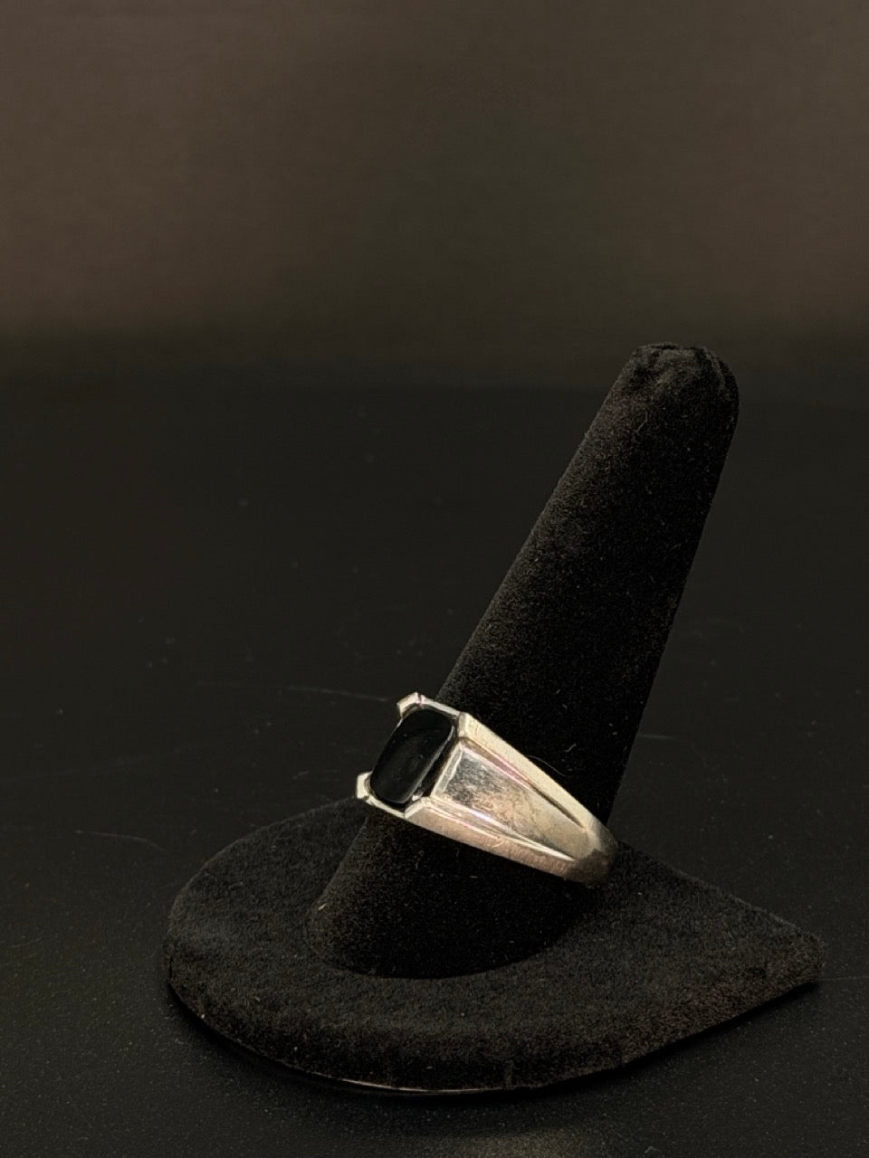 10K White Gold Black Onyx Ring – 4.2 Grams – Size 11