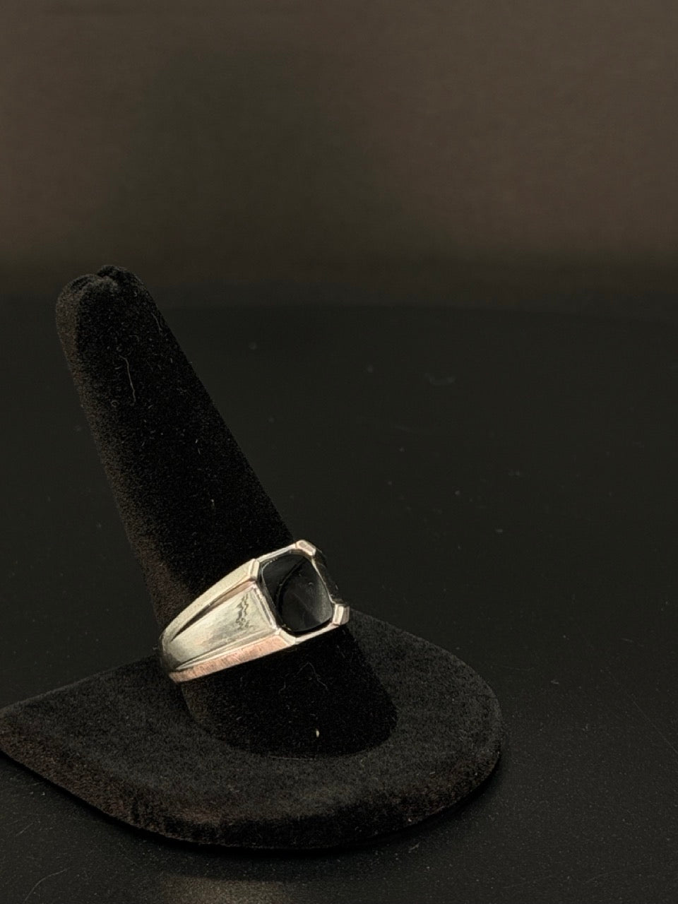 10K White Gold Black Onyx Ring – 4.2 Grams – Size 11