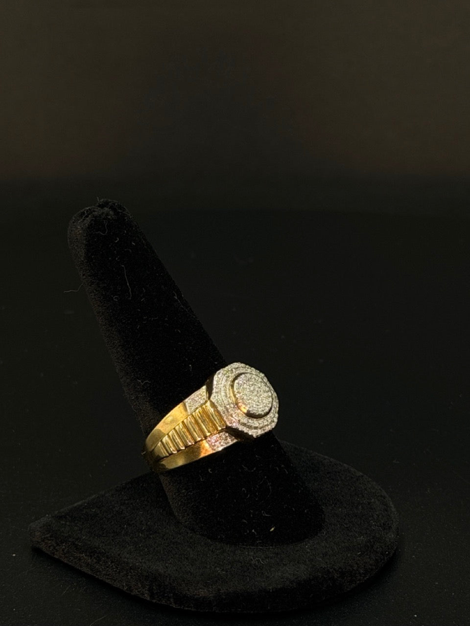 10K Yellow Gold Simulant Cluster Ring – Size 10 – 5.4 Grams