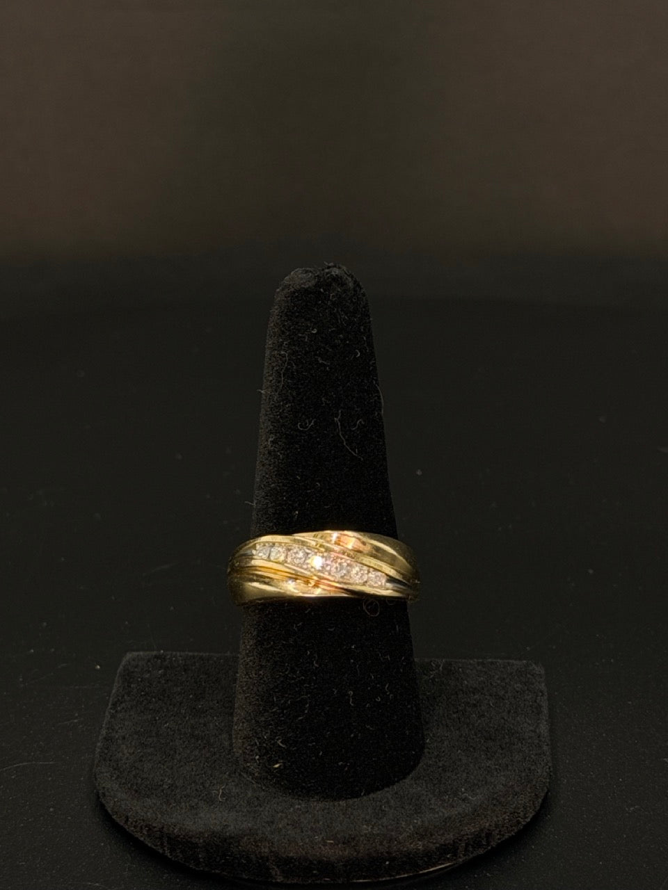 10K Yellow Gold Diamond Ring – Size 9 – 4.8 Grams