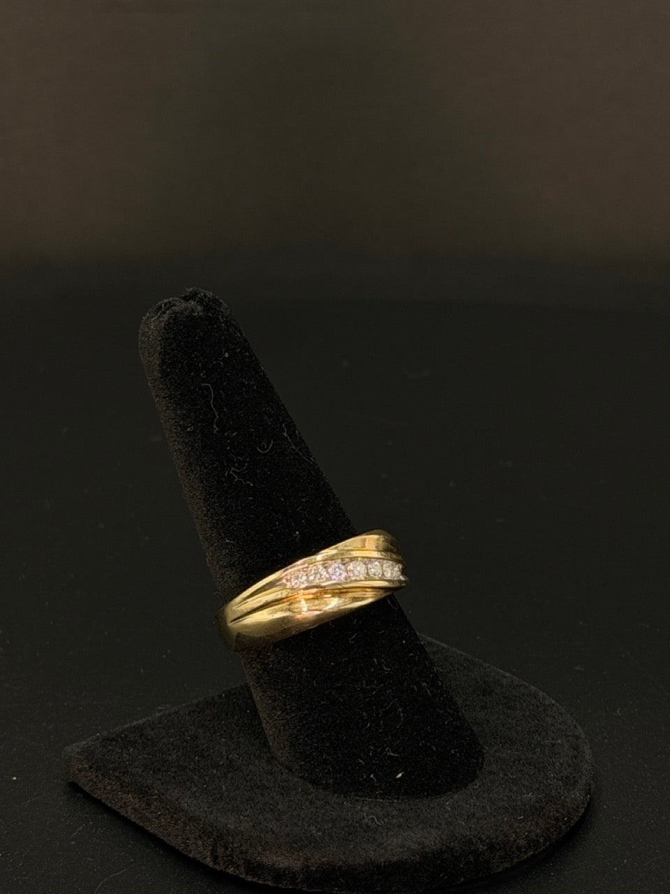 10K Yellow Gold Diamond Ring – Size 9 – 4.8 Grams