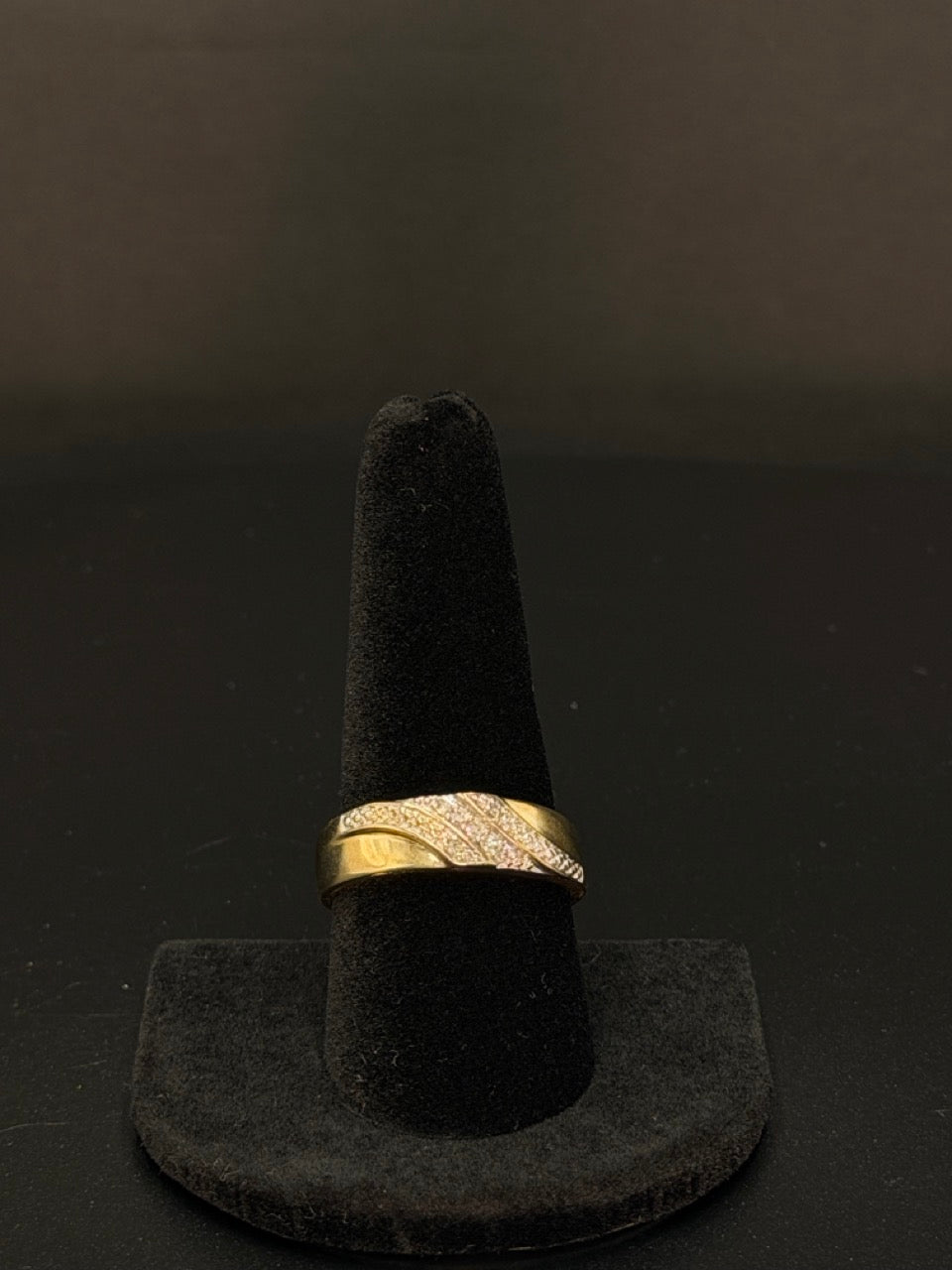 10K Yellow Gold Diamond Ring – Size 9.5 – 3.8 Grams