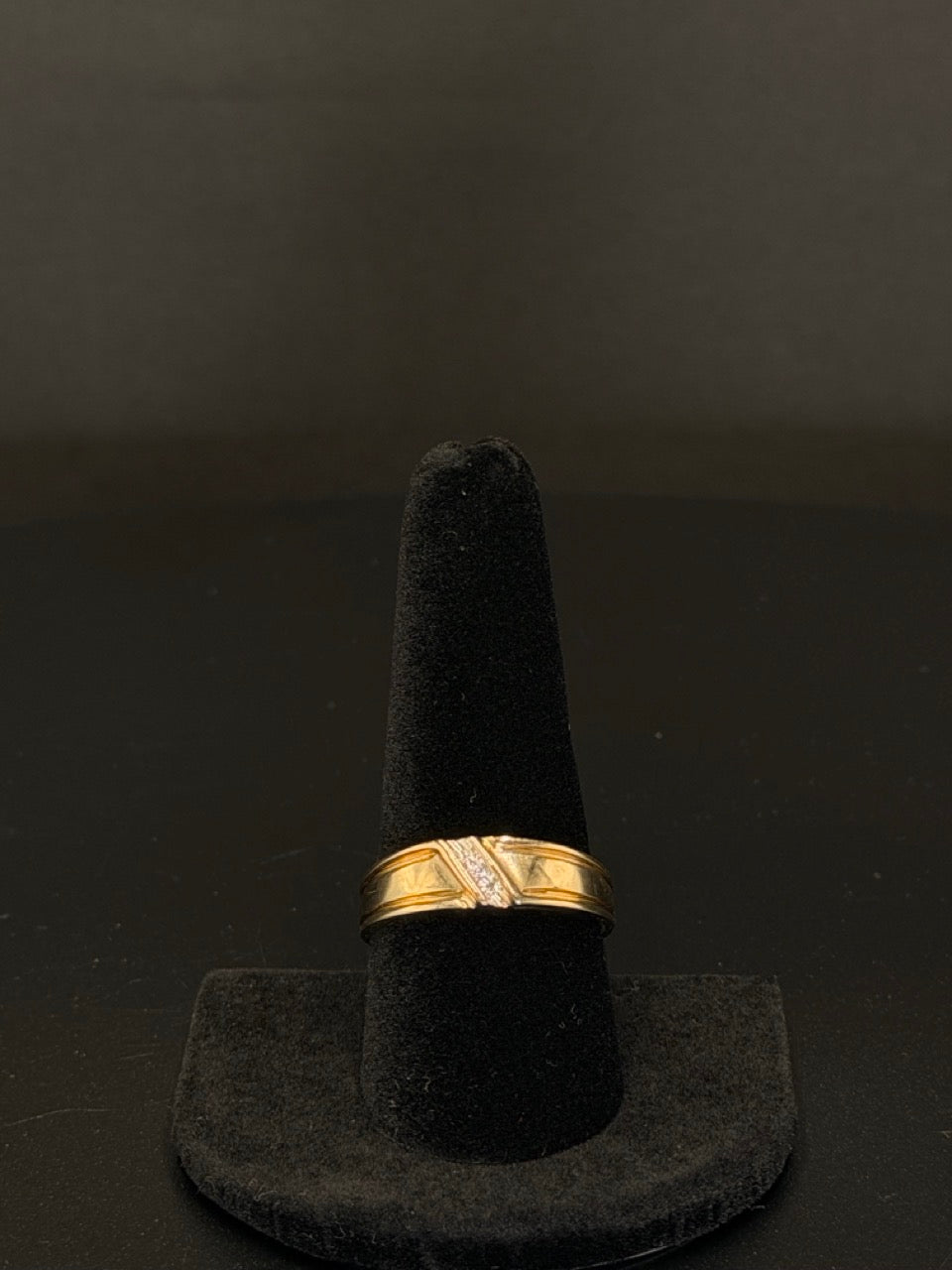 10K Yellow Gold Diamond Ring – Size 10 – 2.9 Grams
