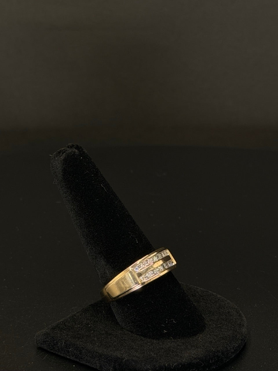 10K Yellow Gold Diamond Ring – Size 10 – 5.7 Grams