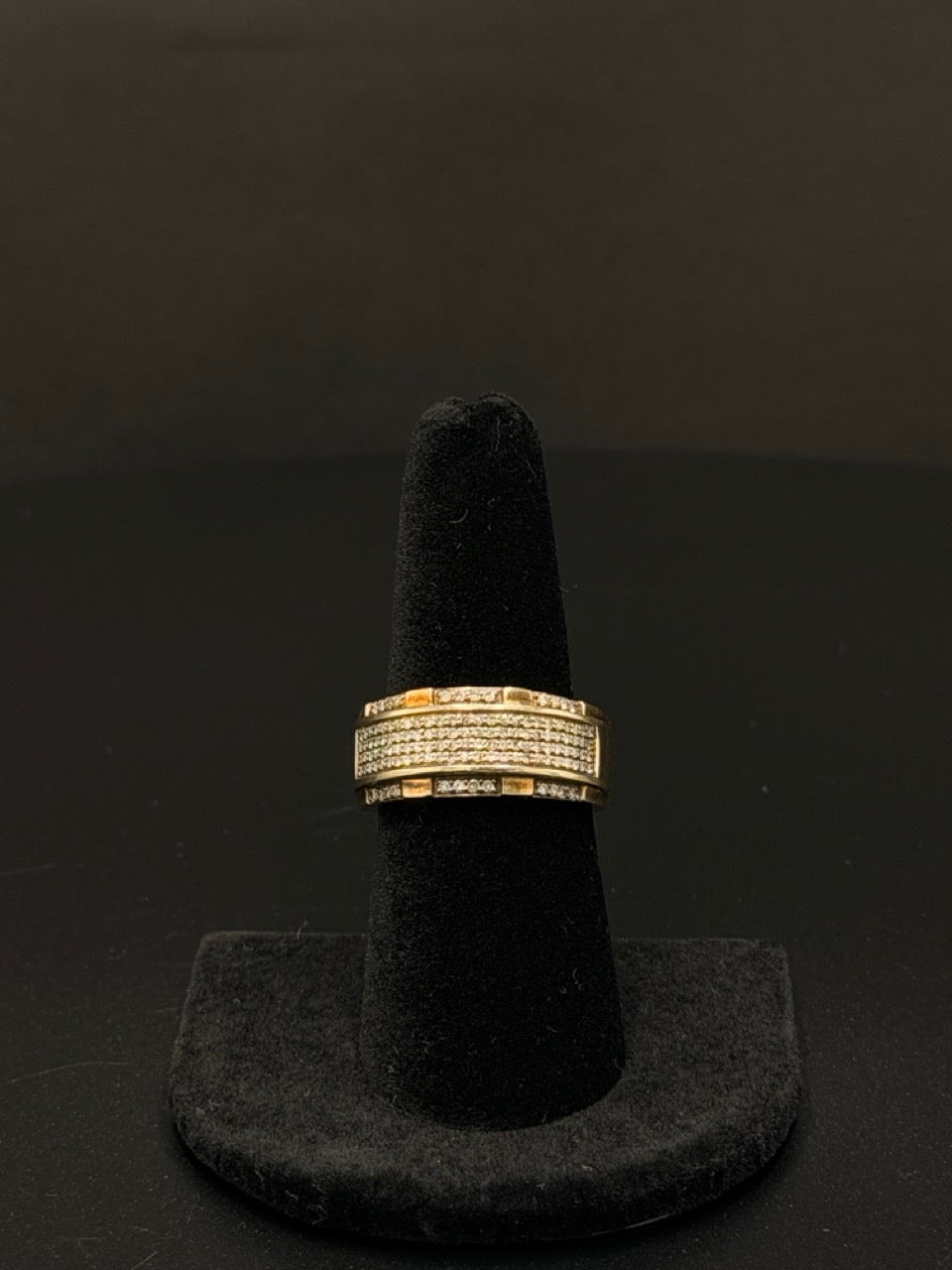 10K Yellow Gold Diamond Ring – Size 8 – 6.8 Grams