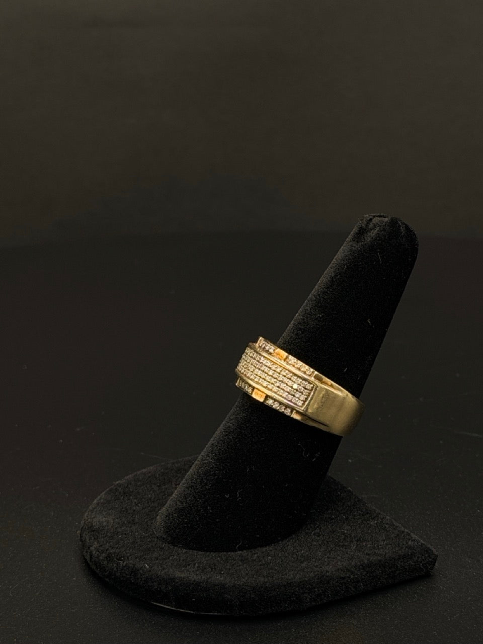 10K Yellow Gold Diamond Ring – Size 8 – 6.8 Grams