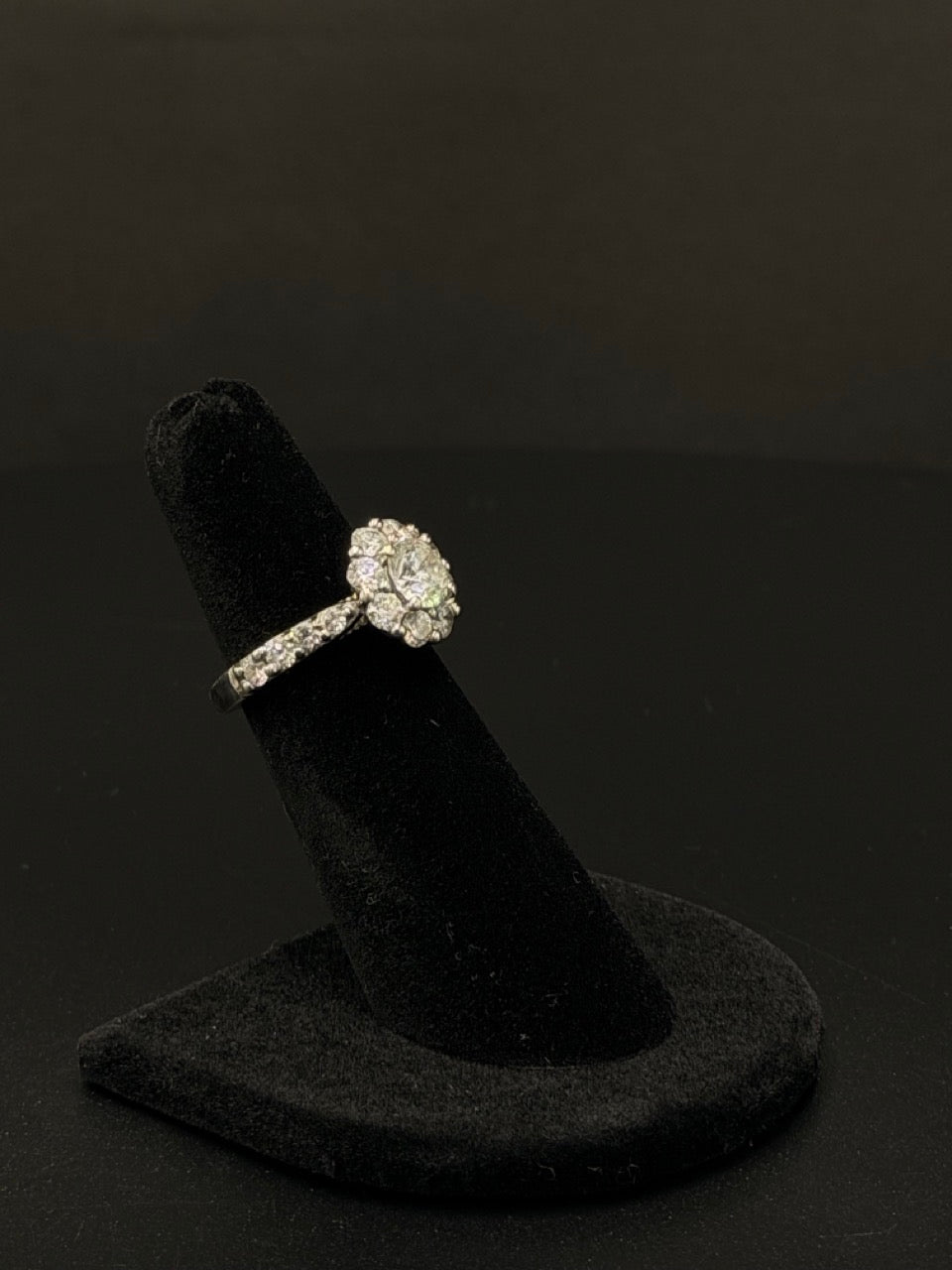 18K White Gold Diamond Flower Cluster Ring – Size 5 – 6.4 Grams