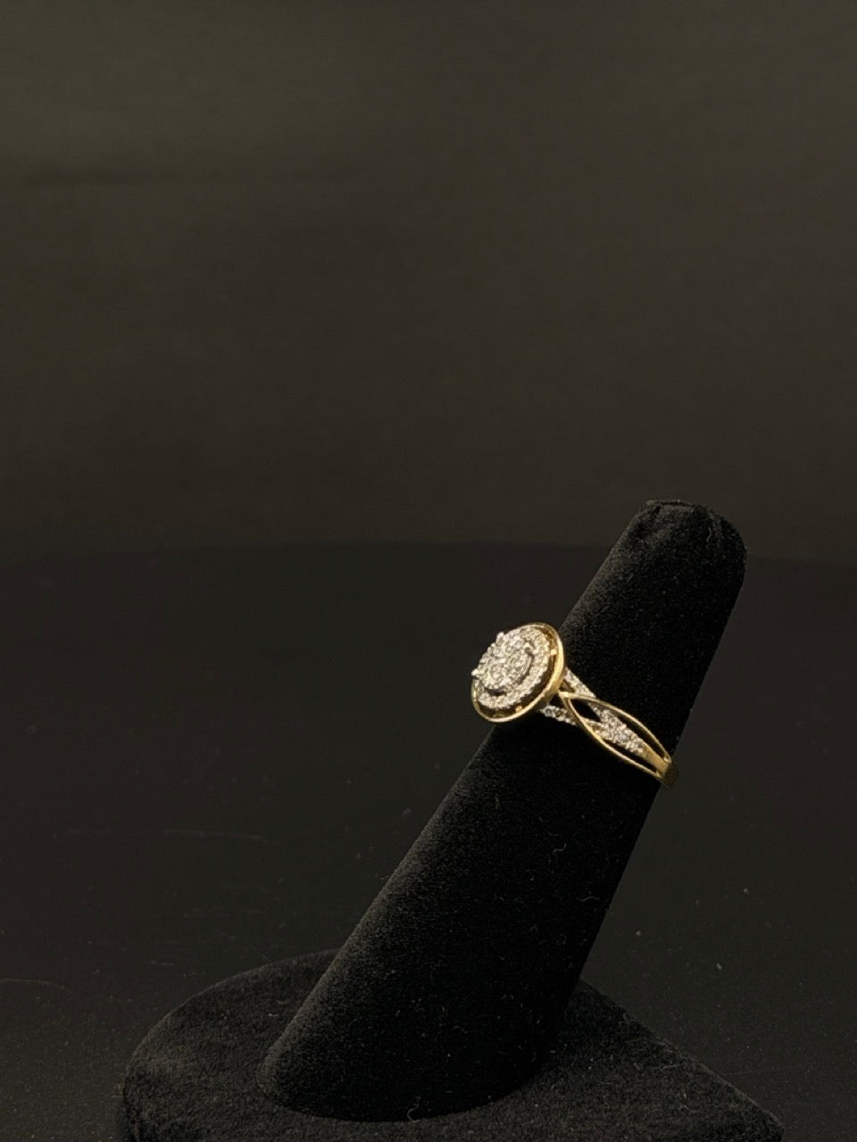 10K Yellow & White Gold Diamond Halo Ring – Size 5 – 3.1 Grams