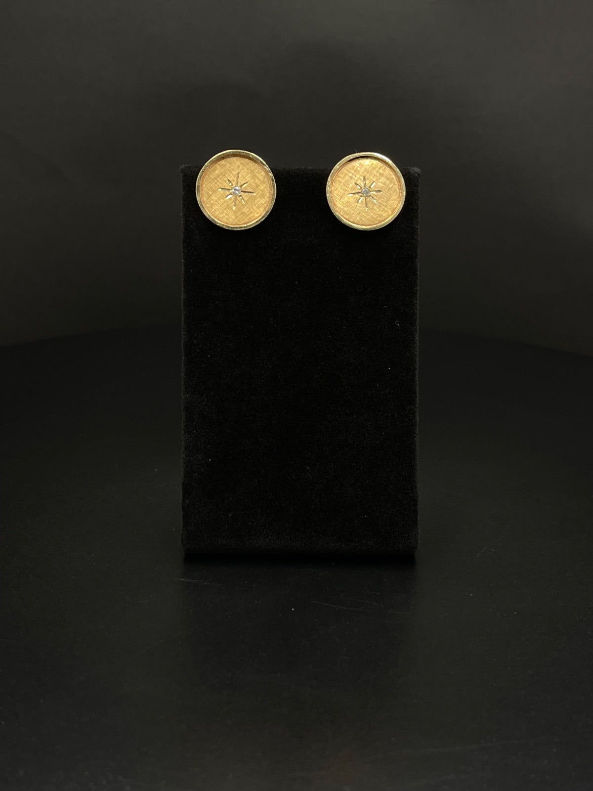 14K Gold Stud Earrings – 11.2g | DD Pawn Loans