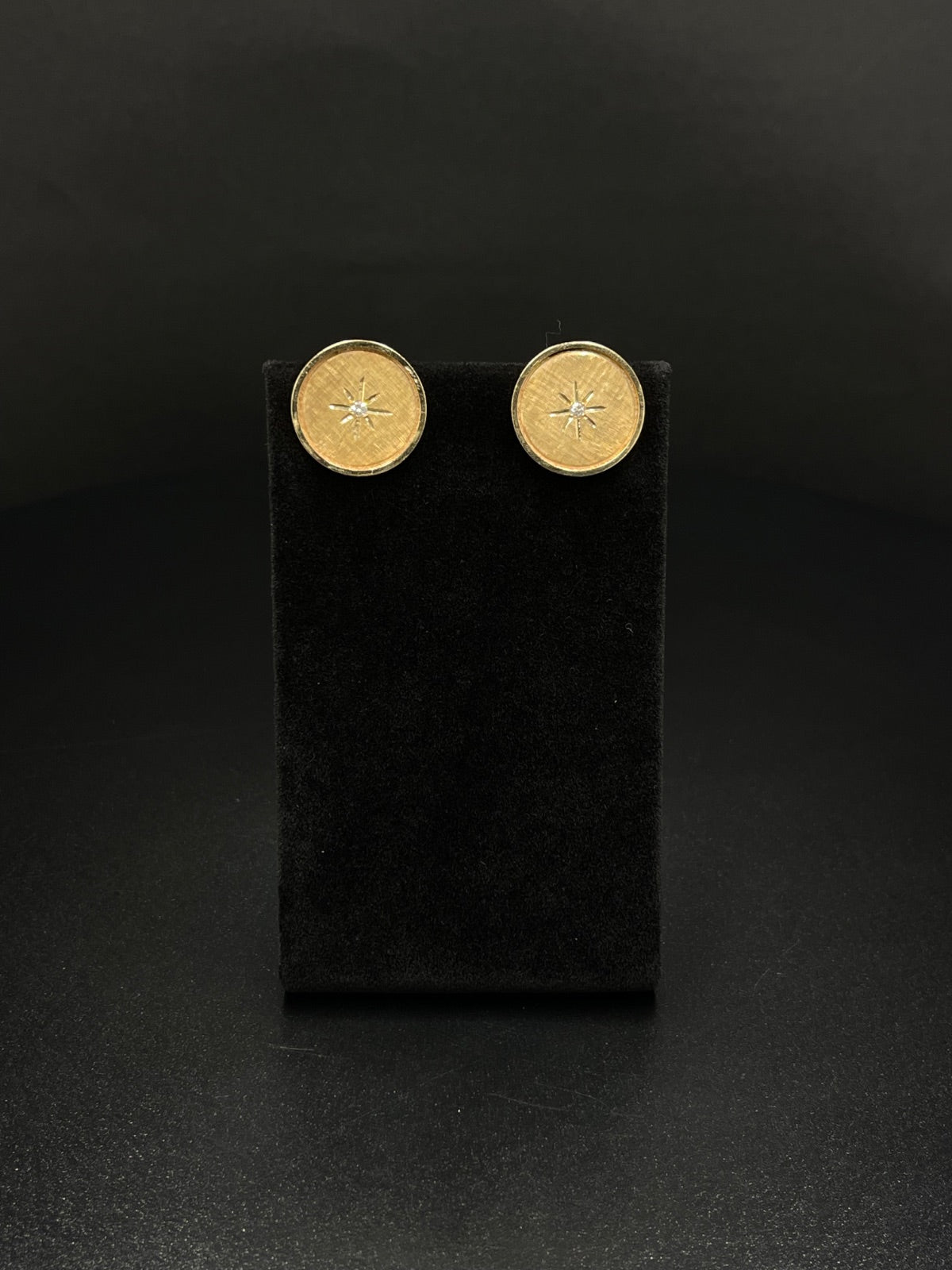 14K Gold Stud Earrings – 11.2g | DD Pawn Loans