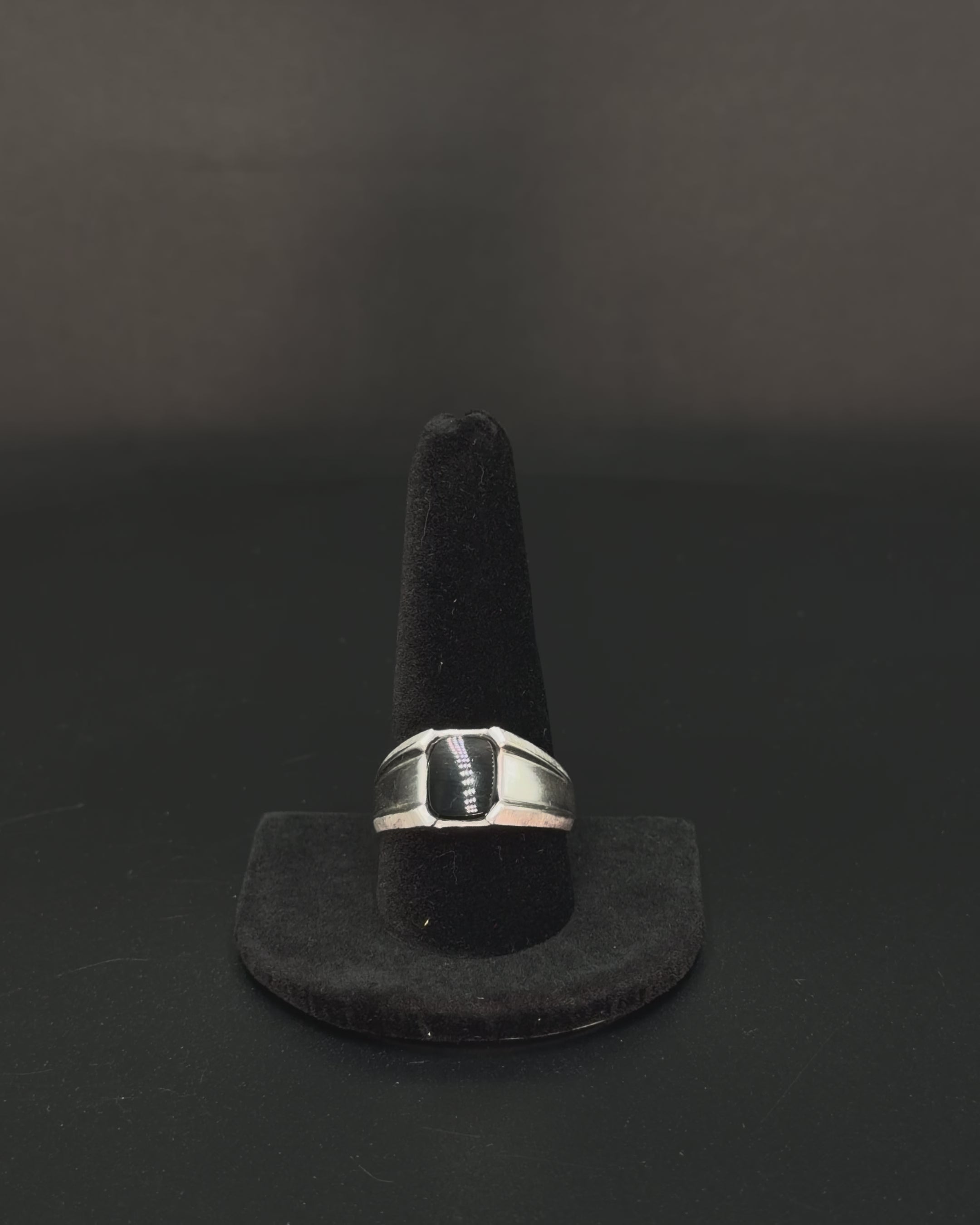 10K White Gold Black Onyx Ring – 4.2 Grams – Size 11
