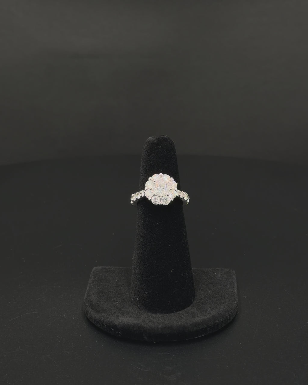 18K White Gold Diamond Flower Cluster Ring – Size 5 – 6.4 Grams