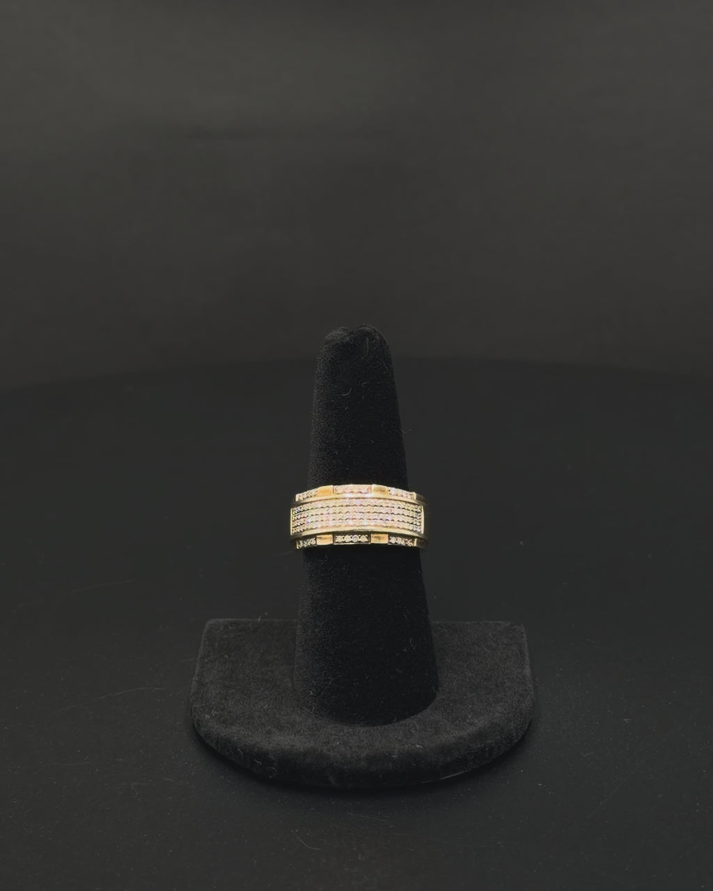 10K Yellow Gold Diamond Ring – Size 8 – 6.8 Grams