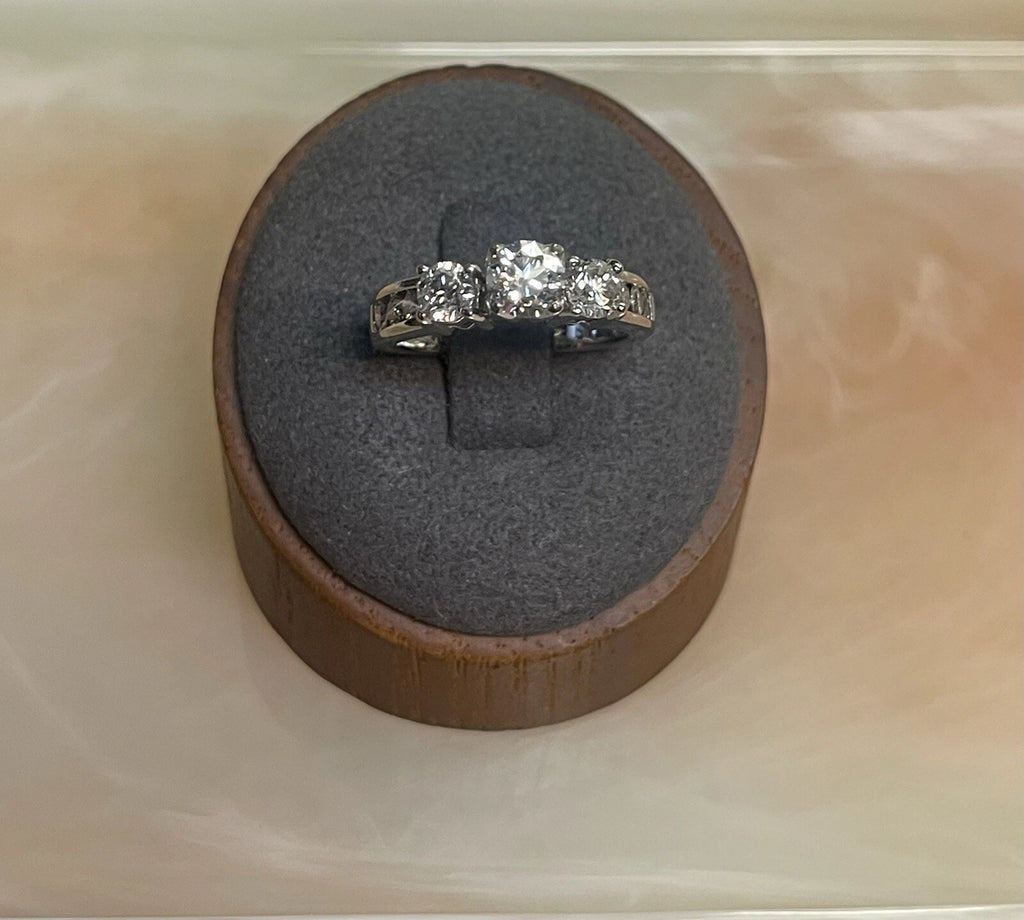 14K White Gold Three-Stone Diamond Ring – Size 6.5 – 5.0g – 3.39mm Band