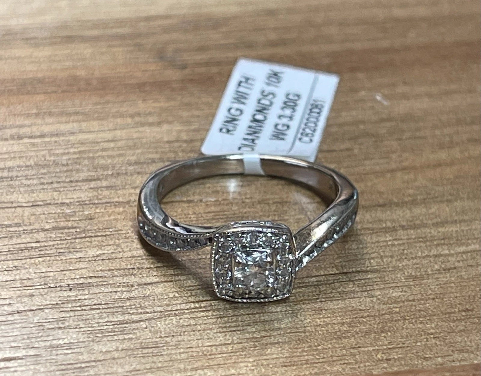 10K White Gold Round Diamond Wedding Ring (3.30g) Size: 7