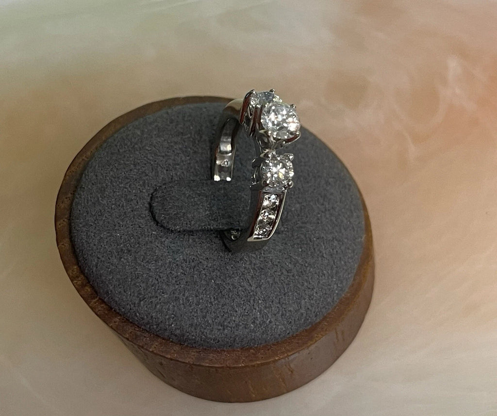 14K White Gold Three-Stone Diamond Ring – Size 6.5 – 5.0g – 3.39mm Band