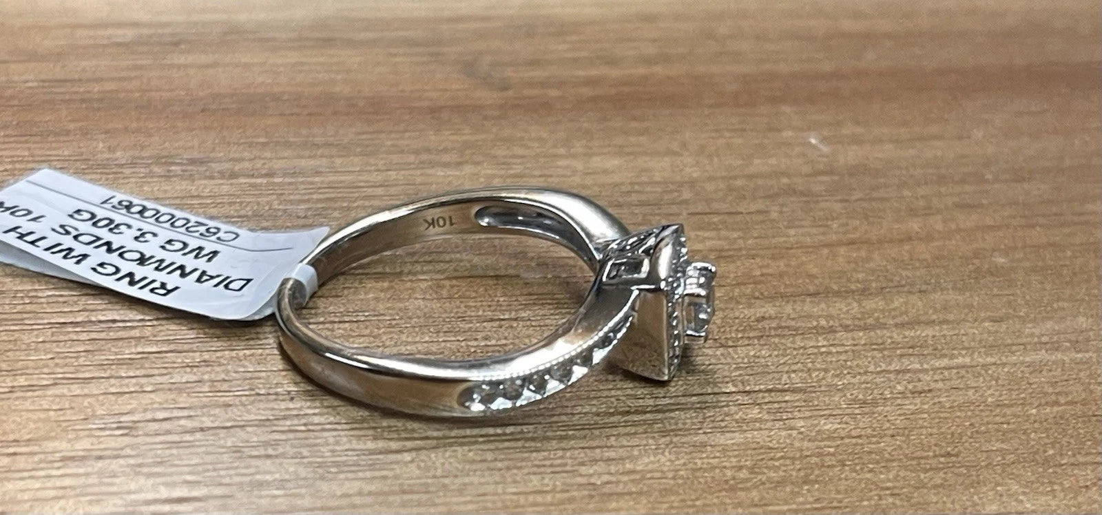 10K White Gold Round Diamond Wedding Ring (3.30g) Size: 7