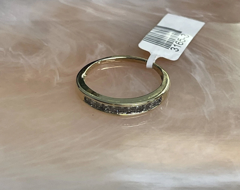 14k yellow gold  diamond cluster wedding band ring Sz 9 (2.7g)