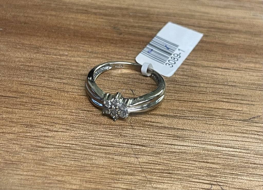 14KT Diamond Ring cluster White gold Sz 6.5