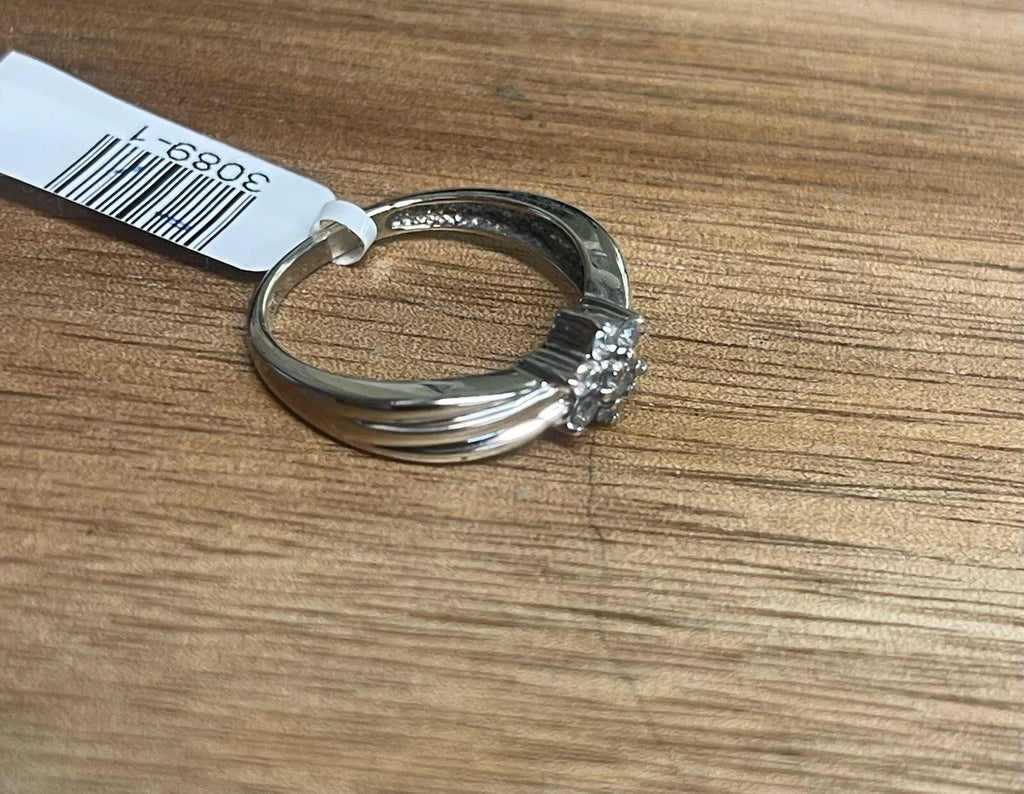 14KT Diamond Ring cluster White gold Sz 6.5