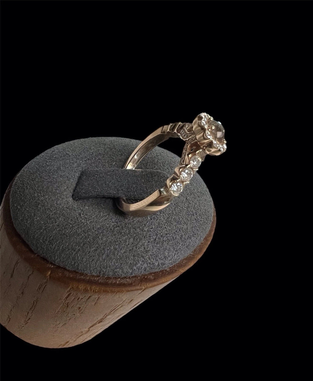 14K Yellow Gold VVS1 Diamond Engagement Ring – Size 6.5 – Halo + Textured Band