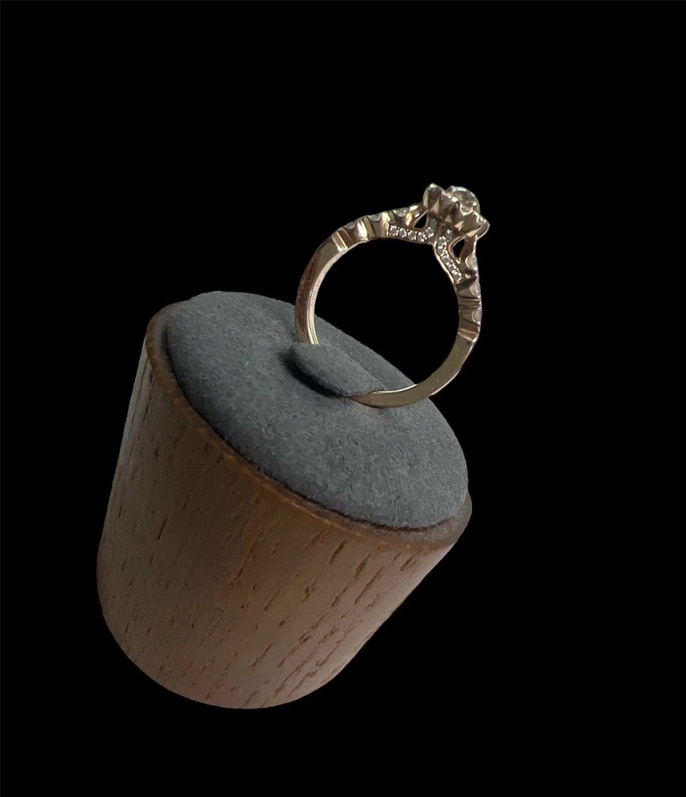 14K Yellow Gold VVS1 Diamond Engagement Ring – Size 6.5 – Halo + Textured Band