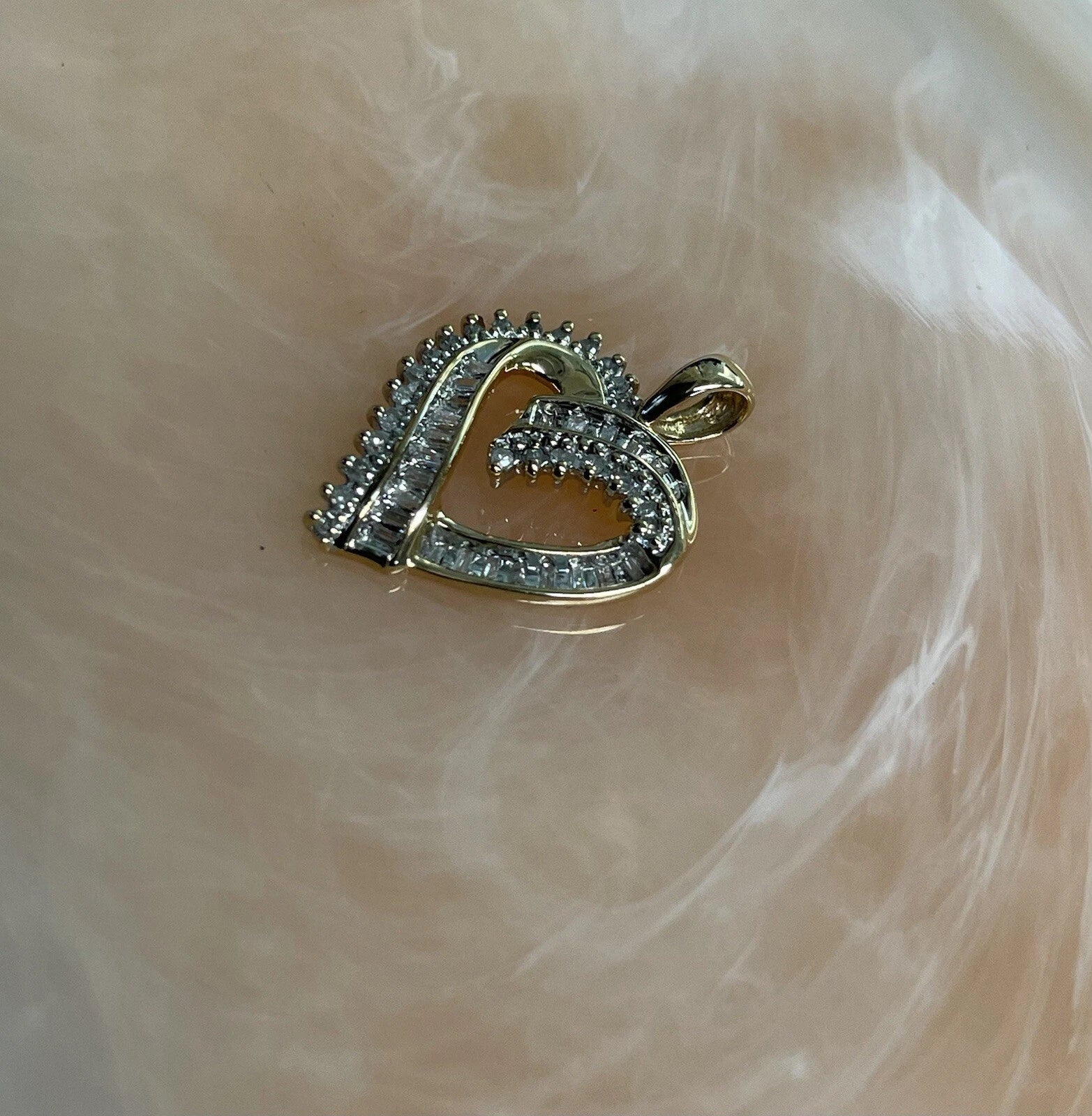 10KT Gold Round Baguette Heart Pendant (2.7grams)