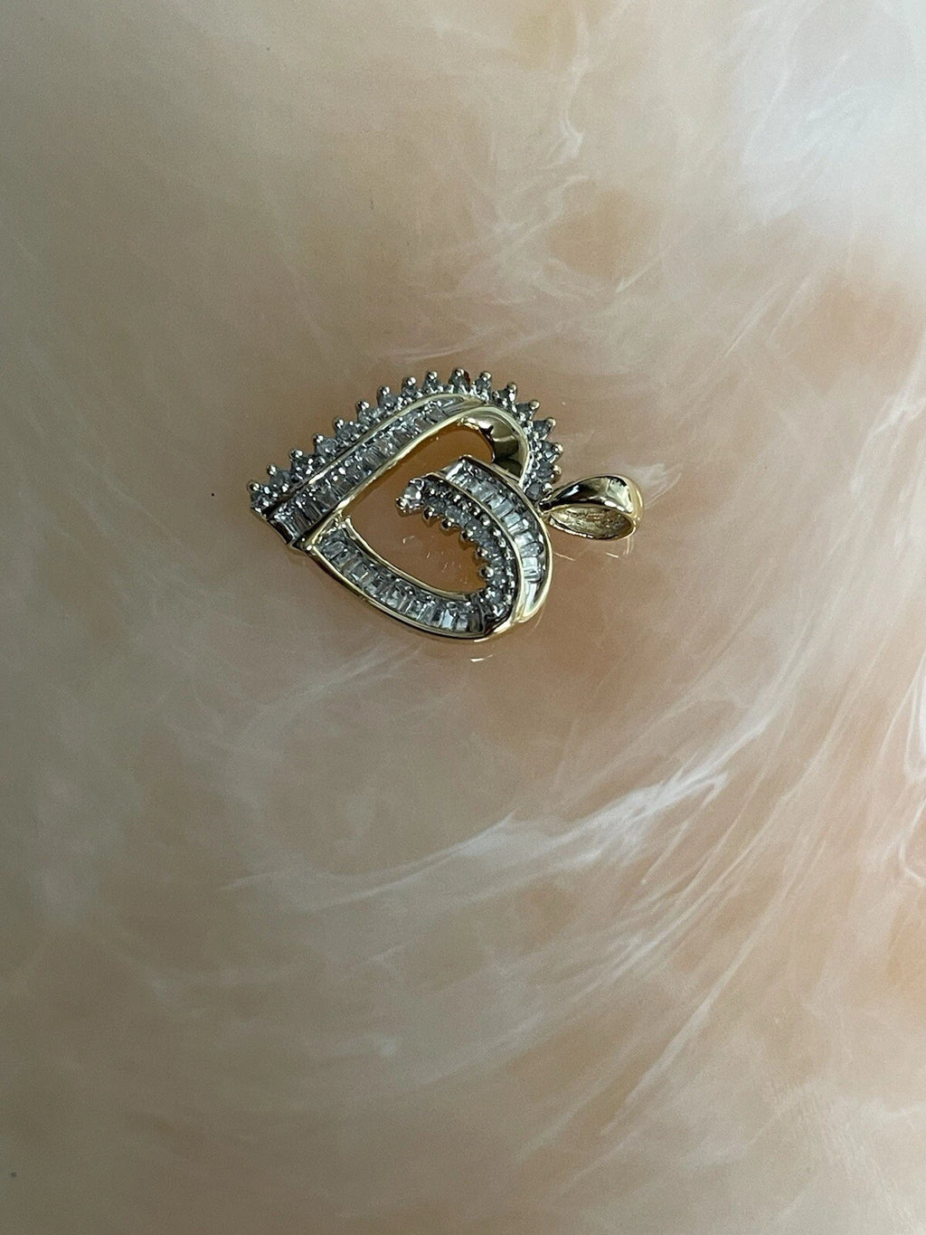 10KT Gold Round Baguette Heart Pendant (2.7grams)