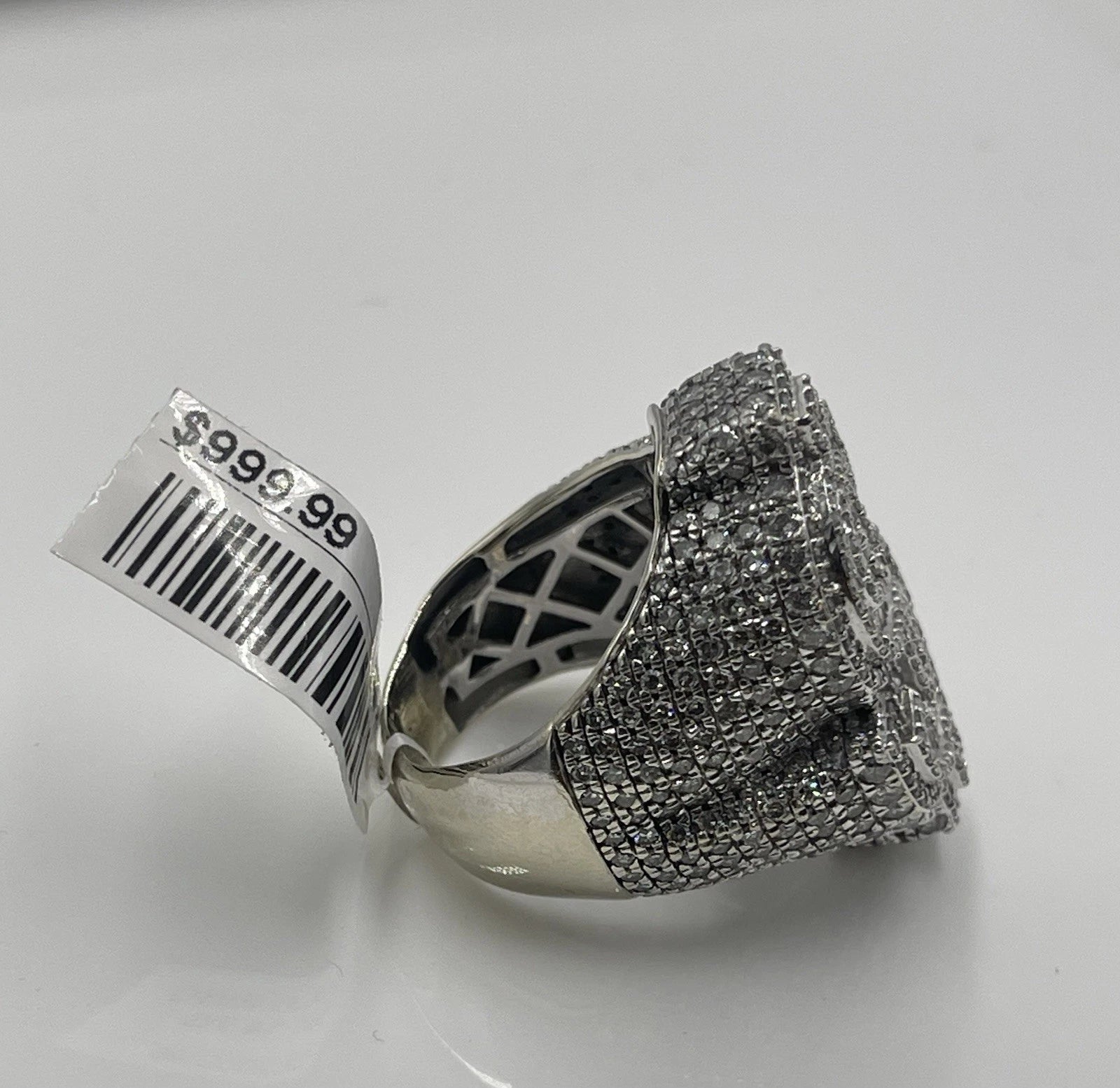 9.95K White Gold Mossanite 14.7g  Size 6.5 (22.27mm)