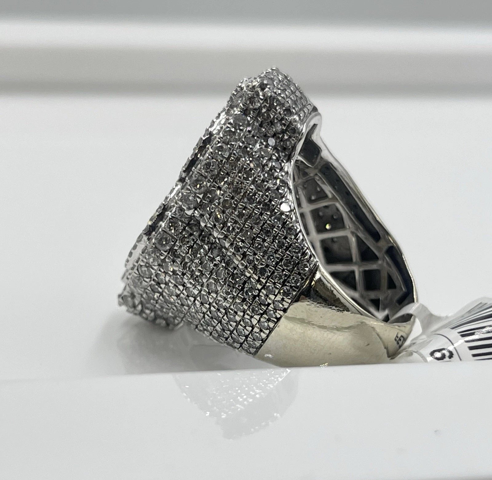 9.95K White Gold Mossanite 14.7g  Size 6.5 (22.27mm)