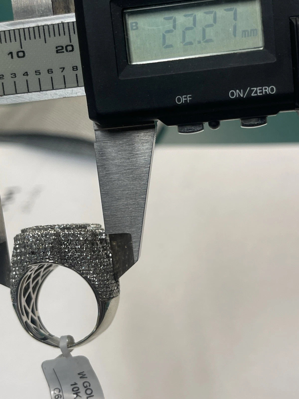 9.95K White Gold Mossanite 14.7g  Size 6.5 (22.27mm)
