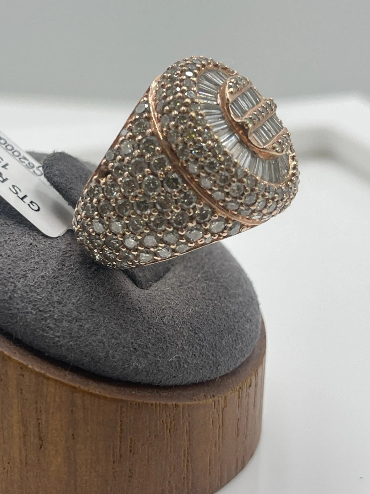 10K Rose Gold Diamond Wedding Band 15.1 Size 7.5  (20.54)